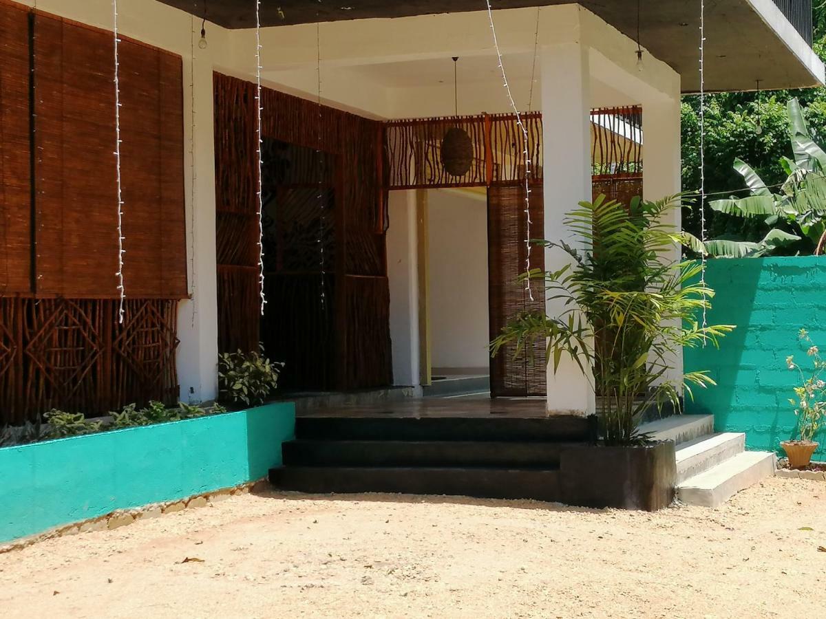 Macnara Travellers Inn Ratnapura Exterior photo